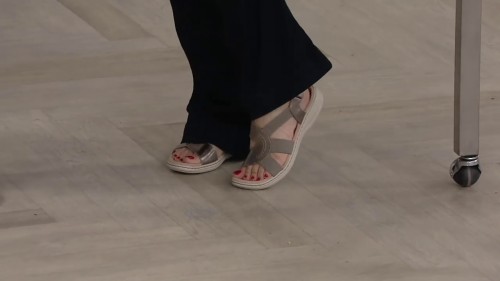 Ali-Carr-Feet-4228156325fb4059095f6f7.md.jpg